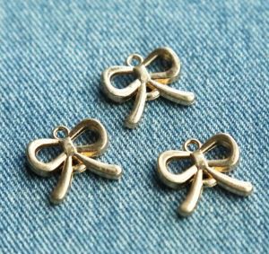 Etichetta in oro metallico di design personalizzato